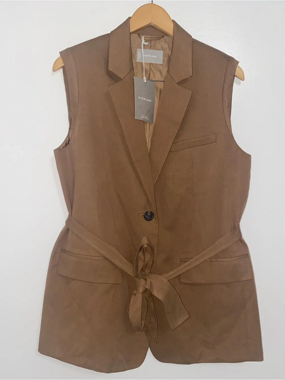 Everlane The Sleeveless Blazer In Buttersmooth